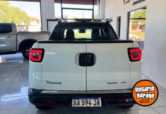 Camionetas - Fiat TORO VOLCANO PACK PREMIUM 2016 Diesel 130000Km - En Venta