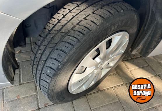 Autos - Renault Logan Life GNC 2024 GNC 115000Km - En Venta