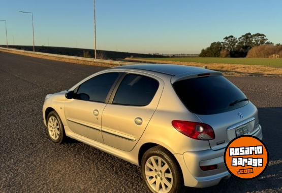 Autos - Peugeot 207 compact 2013 Nafta 154000Km - En Venta
