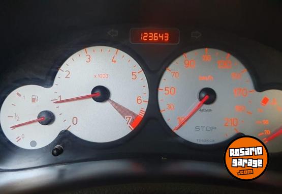 Autos - Peugeot 206 2010 Nafta 120000Km - En Venta