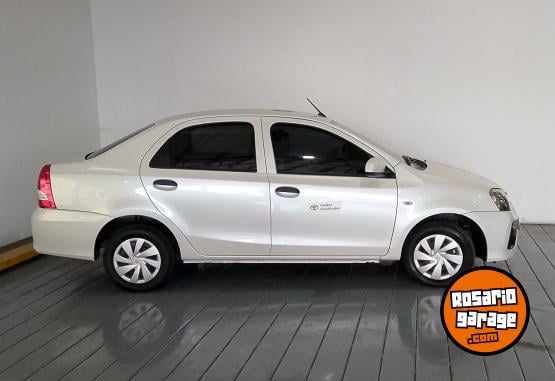 Autos - Toyota ETIOS X 1,5 6M/T 4P 2023 Nafta 28413Km - En Venta