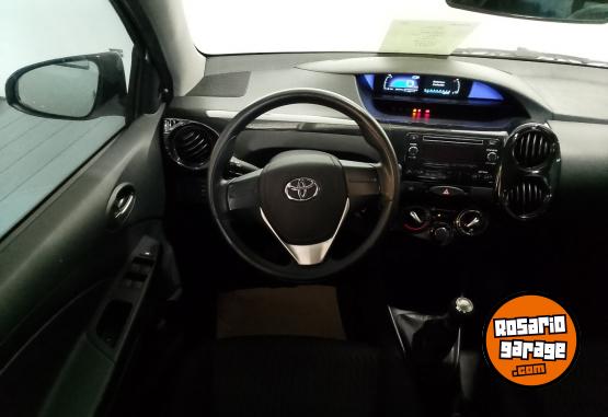 Autos - Toyota ETIOS X 1,5 6M/T 4P 2023 Nafta 28413Km - En Venta