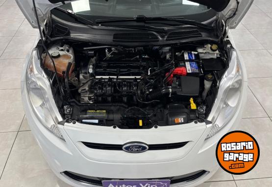Autos - Ford FIESTA KD TITANIUM 2012 Nafta 77000Km - En Venta