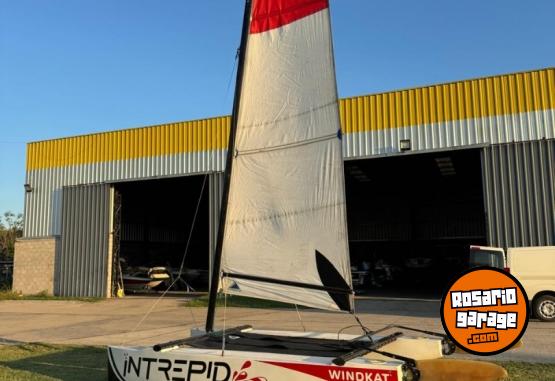 Deportes N&aacute;uticos - Catamaran a vela deportivo - A�o 2010 - En Venta