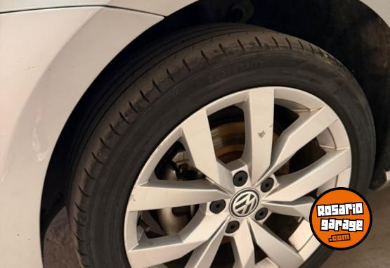 Autos - Volkswagen Golf 2018 Nafta 107000Km - En Venta