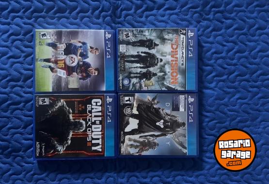 Electr�nica - PS4 Slim con 3 joysticks y 4 juegos - En Venta
