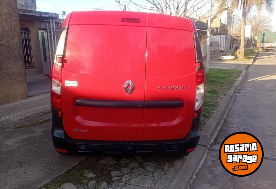 Utilitarios - Renault Kangoo 2018 Nafta 120000Km - En Venta
