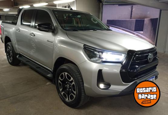 Camionetas - Toyota Hilux SRX 2021 Diesel 110000Km - En Venta