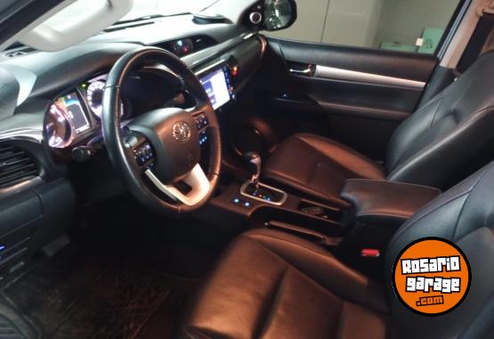 Camionetas - Toyota Hilux SRX 2021 Diesel 110000Km - En Venta