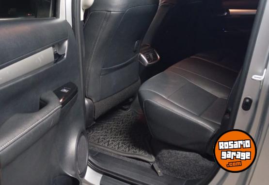 Camionetas - Toyota Hilux SRX 2021 Diesel 110000Km - En Venta
