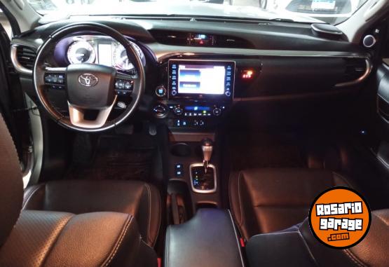 Camionetas - Toyota Hilux SRX 2021 Diesel 110000Km - En Venta
