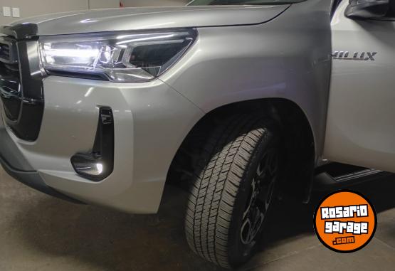 Camionetas - Toyota Hilux SRX 2021 Diesel 110000Km - En Venta