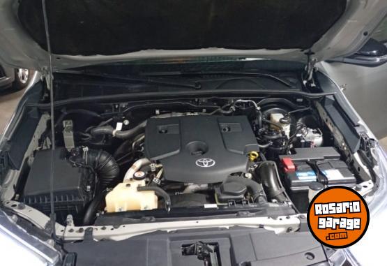 Camionetas - Toyota Hilux SRX 2021 Diesel 110000Km - En Venta