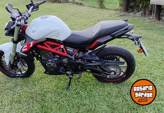 Motos - Benelli 302s 2023 Nafta 2200Km - En Venta