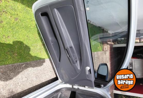 Camionetas - Volkswagen Saveiro 2015 GNC 172000Km - En Venta