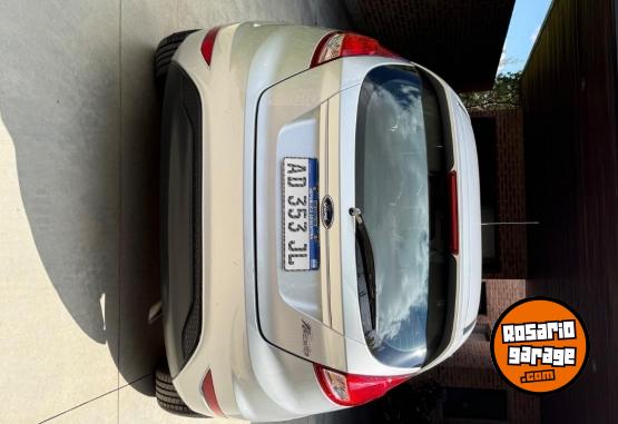 Autos - Ford Fiesta 2019 Nafta 58400Km - En Venta