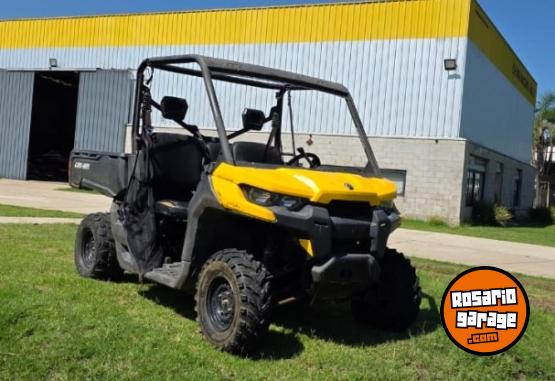 Cuatris y UTVs - Can Am Defender Base HD8 2018  15600Km - En Venta