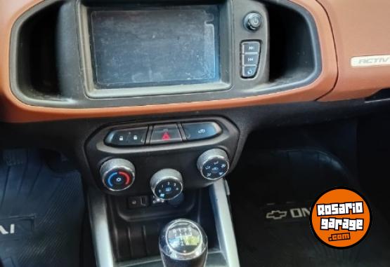 Autos - Chevrolet Onix activ 2018 GNC 84000Km - En Venta