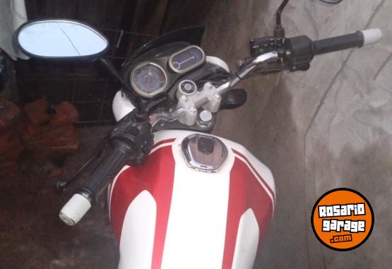 Motos - Bajaj Modelo 2018 2025 Nafta 11000Km - En Venta