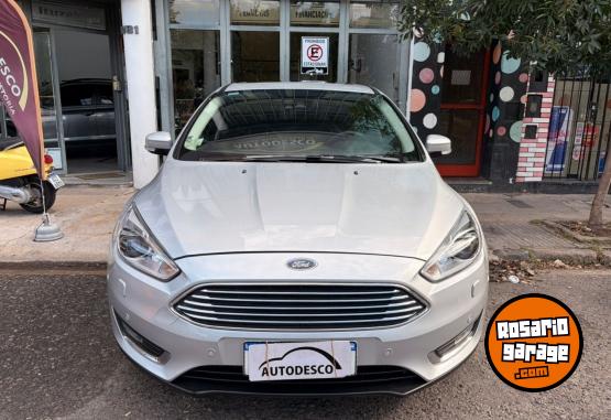 Autos - Ford Focus Titanium 2017 Nafta 110000Km - En Venta