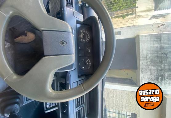 Autos - Renault Clio 1999 Diesel 326000Km - En Venta