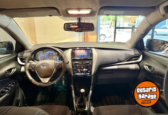 Autos - Toyota Yaris 2021 Nafta 83000Km - En Venta