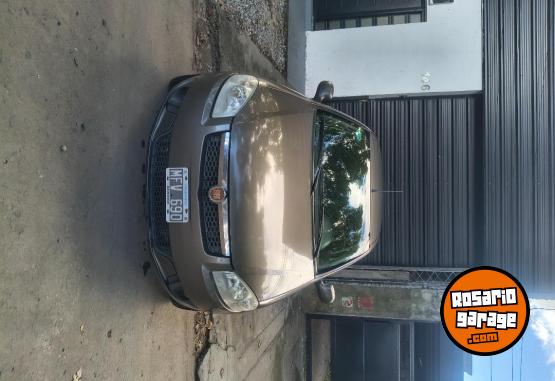 Autos - Fiat Siena ex 2013 GNC 175000Km - En Venta