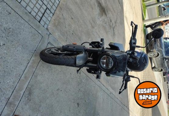 Motos - Husqvarna Svartpilen 250 2025 Nafta 1067Km - En Venta