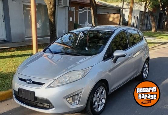 Autos - Ford Fiesta Kinetic Titanium 2011 Nafta 150000Km - En Venta