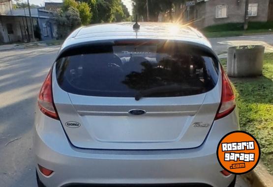 Autos - Ford Fiesta Kinetic Titanium 2011 Nafta 150000Km - En Venta
