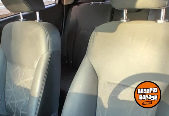 Autos - Ford Fiesta Kinetic Titanium 2011 Nafta 150000Km - En Venta