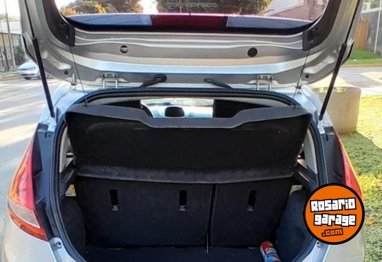 Autos - Ford Fiesta Kinetic Titanium 2011 Nafta 150000Km - En Venta