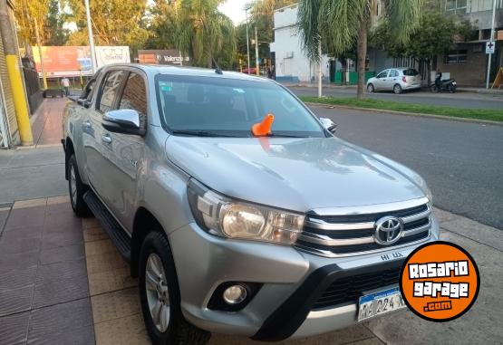 Camionetas - Toyota Hilux SRV 2016 Diesel 260000Km - En Venta