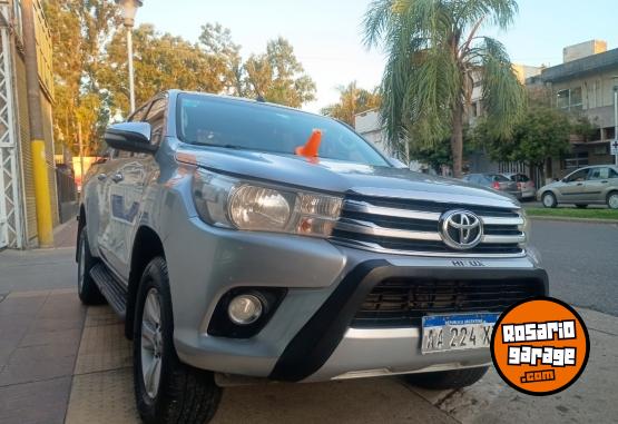 Camionetas - Toyota Hilux SRV 2016 Diesel 260000Km - En Venta