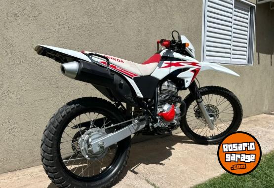 Motos - Honda TORNADO 2020 Nafta 8000Km - En Venta