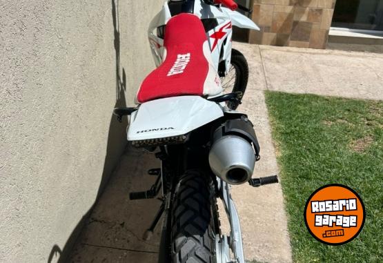 Motos - Honda TORNADO 2020 Nafta 8000Km - En Venta