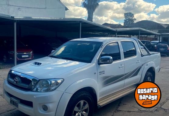 Camionetas - Toyota Hilux 3.0 DC 4x2 TDI SRV 2010 Diesel 165000Km - En Venta