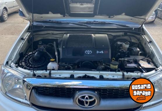 Camionetas - Toyota Hilux 3.0 DC 4x2 TDI SRV 2010 Diesel 165000Km - En Venta