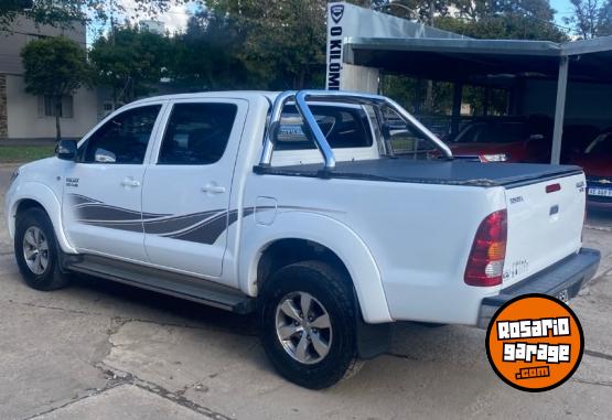 Camionetas - Toyota Hilux 3.0 DC 4x2 TDI SRV 2010 Diesel 165000Km - En Venta