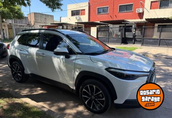 Autos - Toyota COROLLA CROSS 2023 Electrico / Hibrido 44000Km - En Venta
