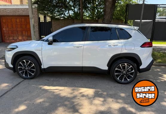 Autos - Toyota COROLLA CROSS 2023 Electrico / Hibrido 44000Km - En Venta