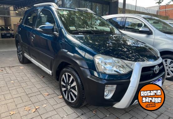 Autos - Toyota Etios Cross 2015 Nafta 109000Km - En Venta