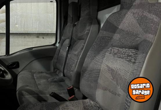 Utilitarios - Renault master 2013 Diesel 222222Km - En Venta