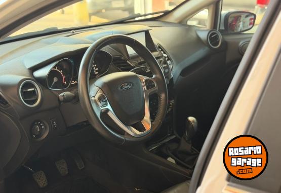 Autos - Ford Fiesta Titanium 2017 Nafta 97000Km - En Venta