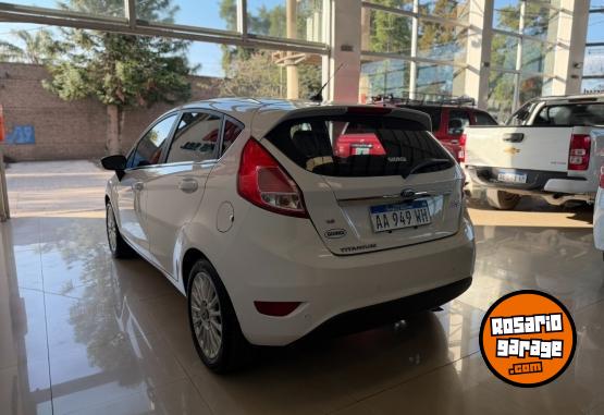Autos - Ford Fiesta Titanium 2017 Nafta 97000Km - En Venta