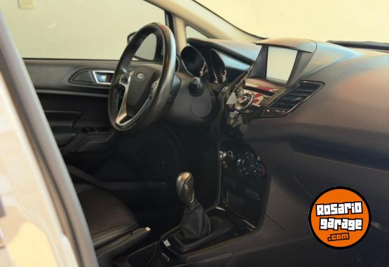 Autos - Ford Fiesta Titanium 2017 Nafta 97000Km - En Venta