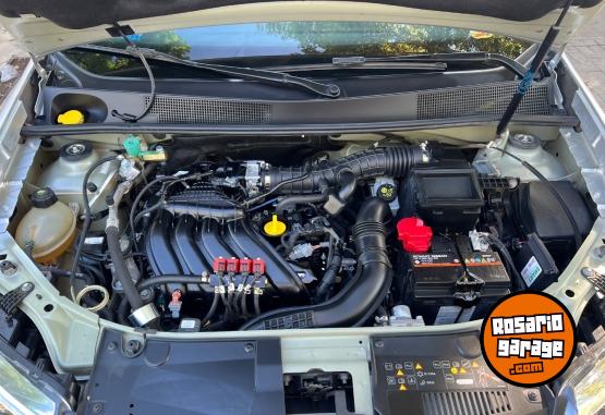 Autos - Renault Logan Life 2024 GNC 119000Km - En Venta