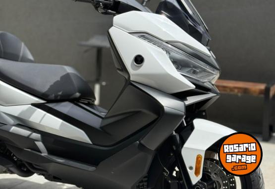 Motos - Voge Sr4 Max 2023 Nafta 3200Km - En Venta