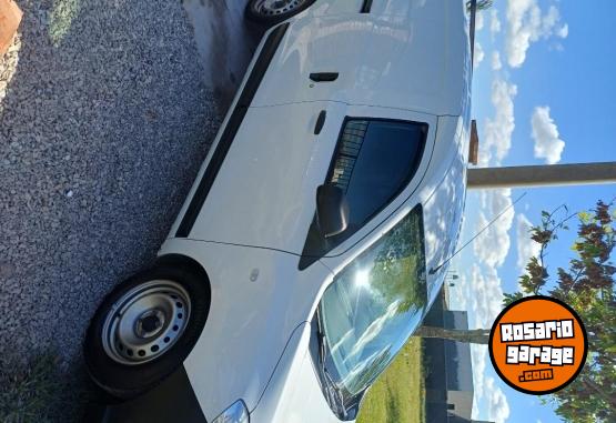 Utilitarios - Renault Kangoo 2020 Nafta 85000Km - En Venta