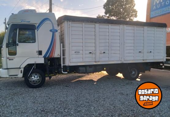 Camiones y Gr�as - VENDO USADO - En Venta